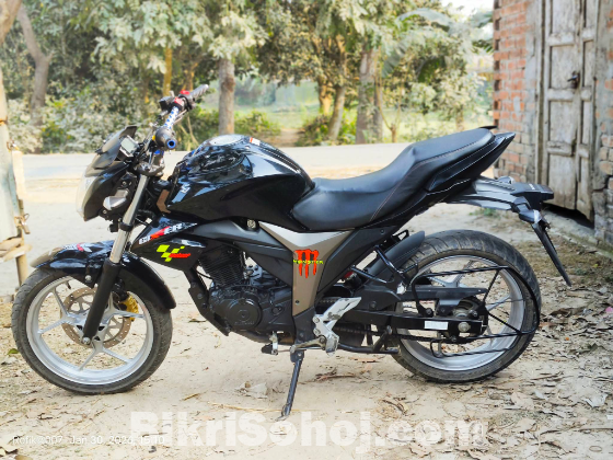 Suzuki Gixxer monotone